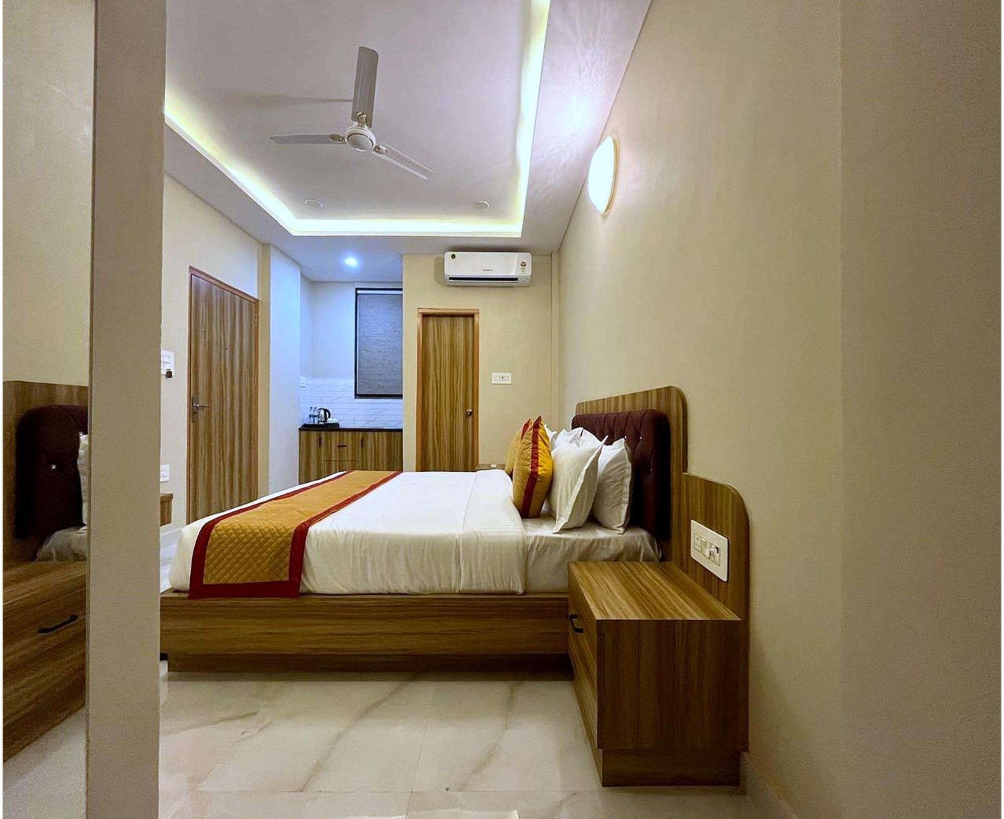 Hotel Vrinda Niddhivan ! Fully Ac, Prem Mandir At Walking Distance ! Just Near The Iskcon Temple Vrindāvan Zewnętrze zdjęcie
