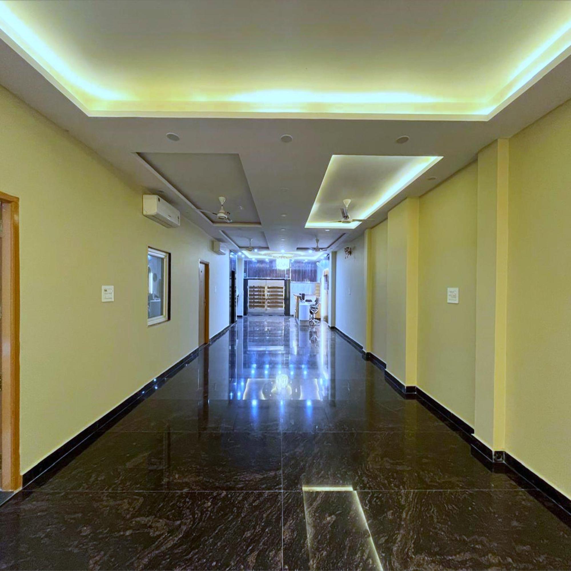Hotel Vrinda Niddhivan ! Fully Ac, Prem Mandir At Walking Distance ! Just Near The Iskcon Temple Vrindāvan Zewnętrze zdjęcie